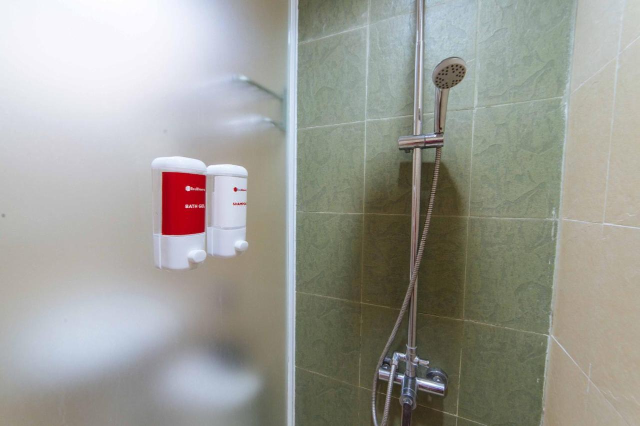 Hotel Reddoorz Premium @ The Ritz Garden Oases Davao City Esterno foto