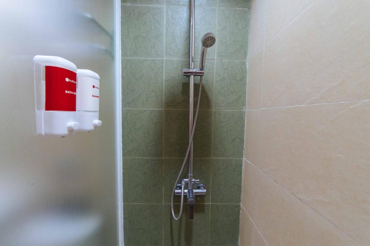 Hotel Reddoorz Premium @ The Ritz Garden Oases Davao City Esterno foto