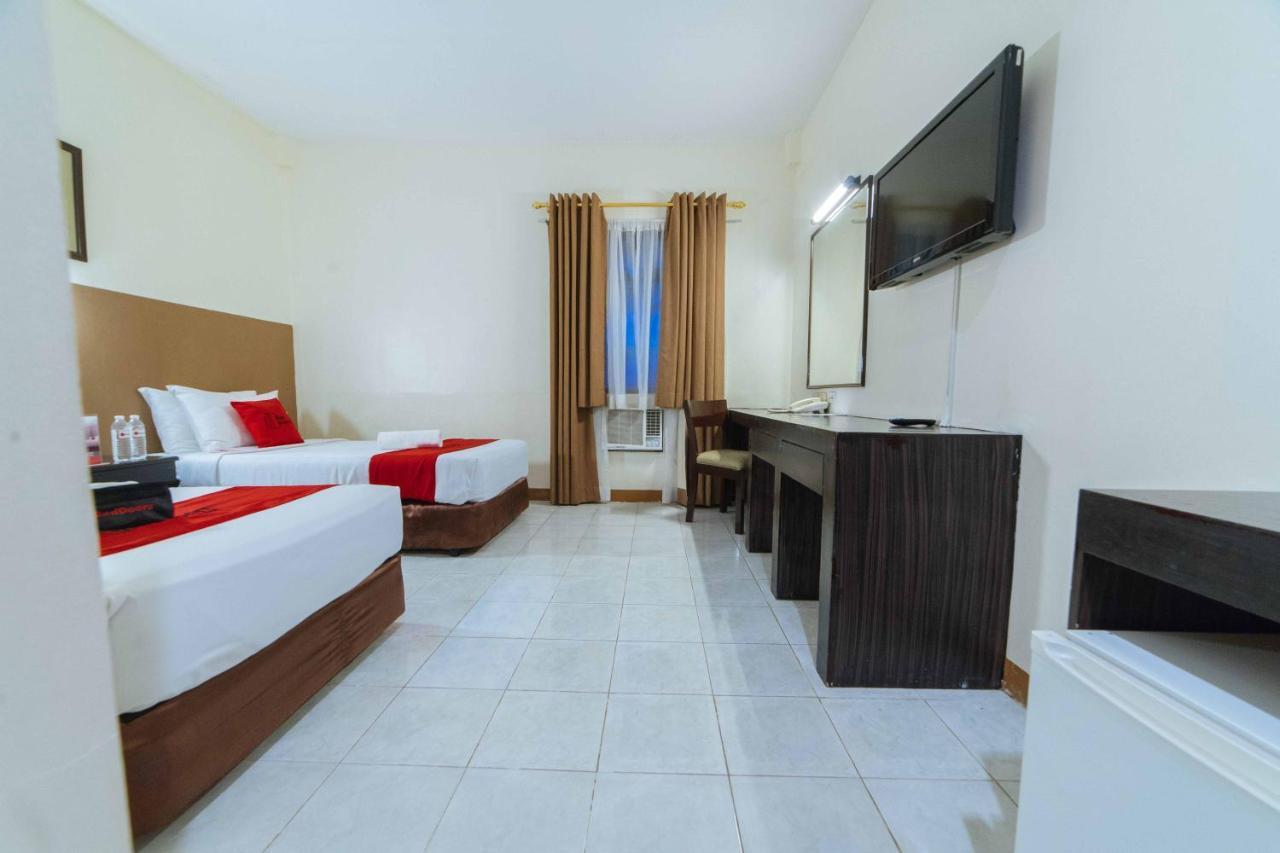 Hotel Reddoorz Premium @ The Ritz Garden Oases Davao City Esterno foto