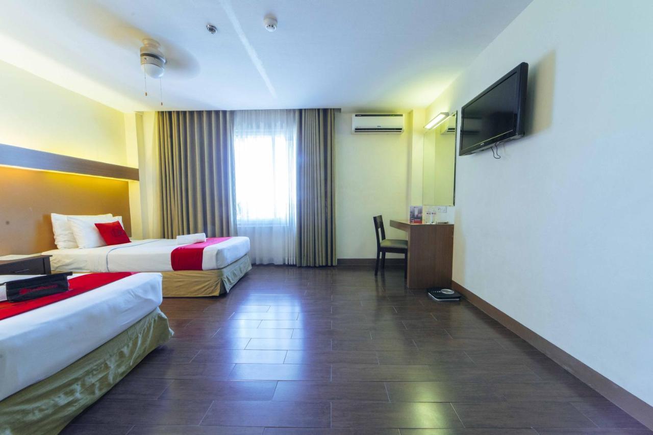 Hotel Reddoorz Premium @ The Ritz Garden Oases Davao City Esterno foto