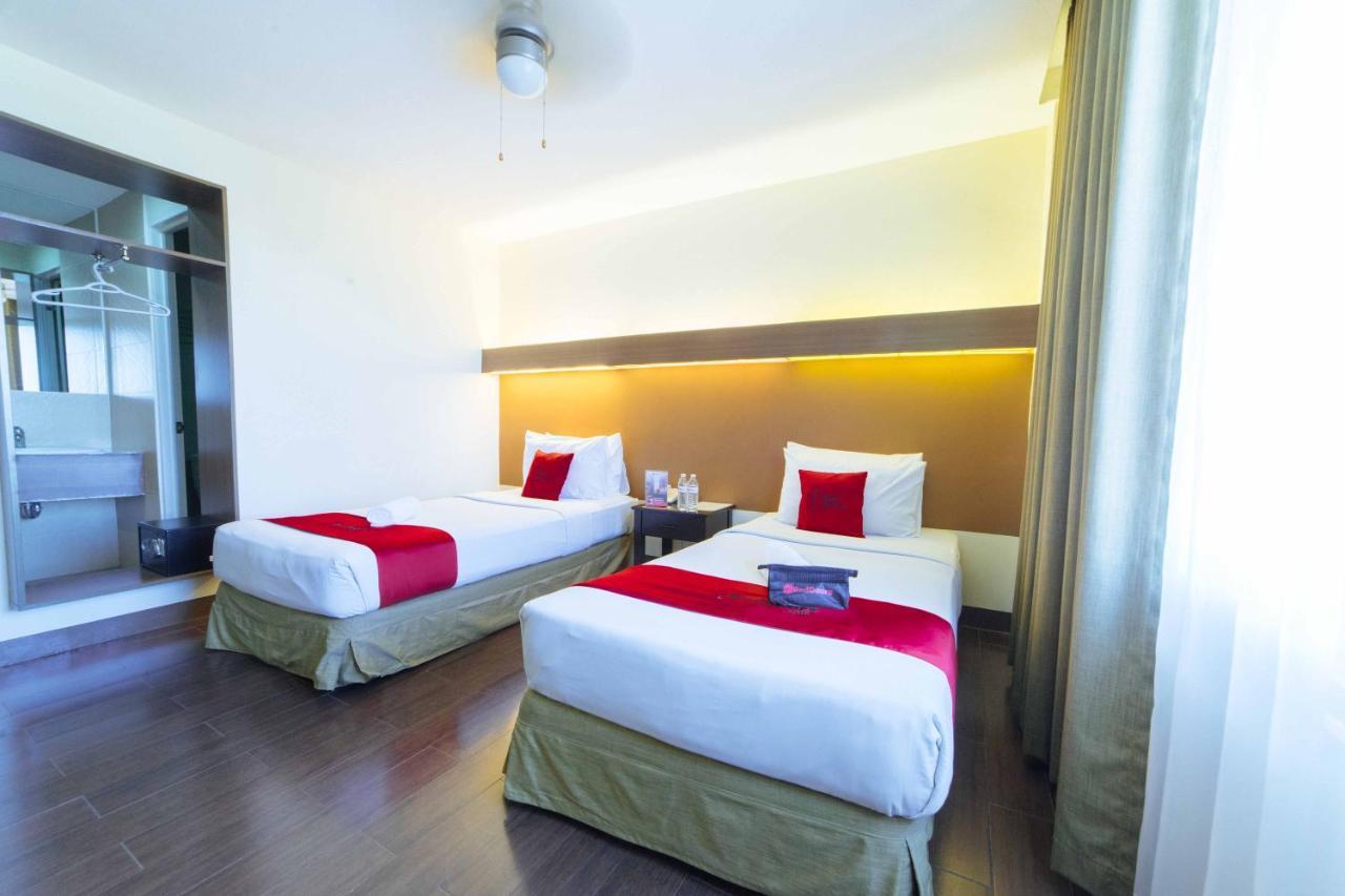 Hotel Reddoorz Premium @ The Ritz Garden Oases Davao City Esterno foto