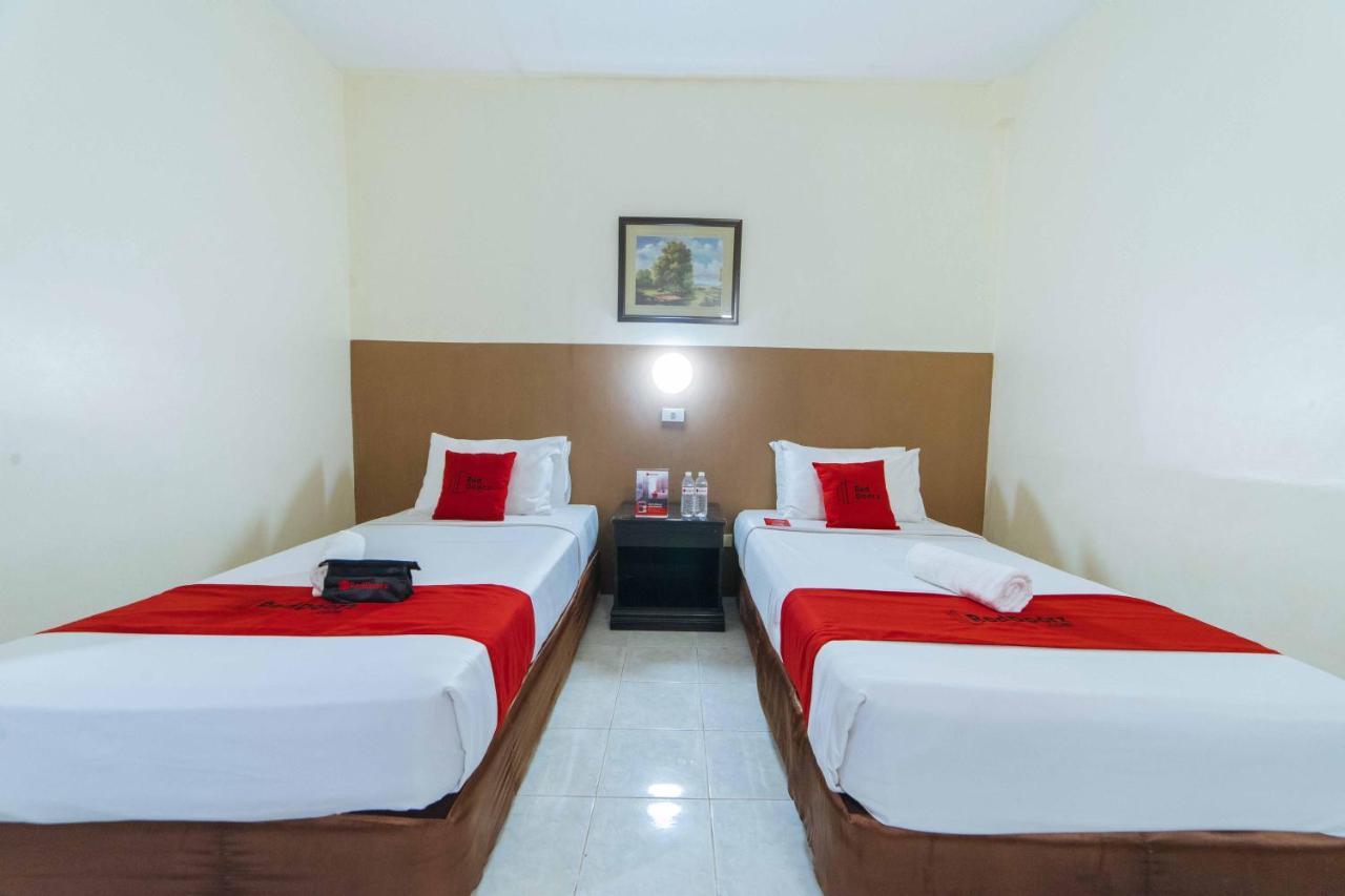 Hotel Reddoorz Premium @ The Ritz Garden Oases Davao City Esterno foto