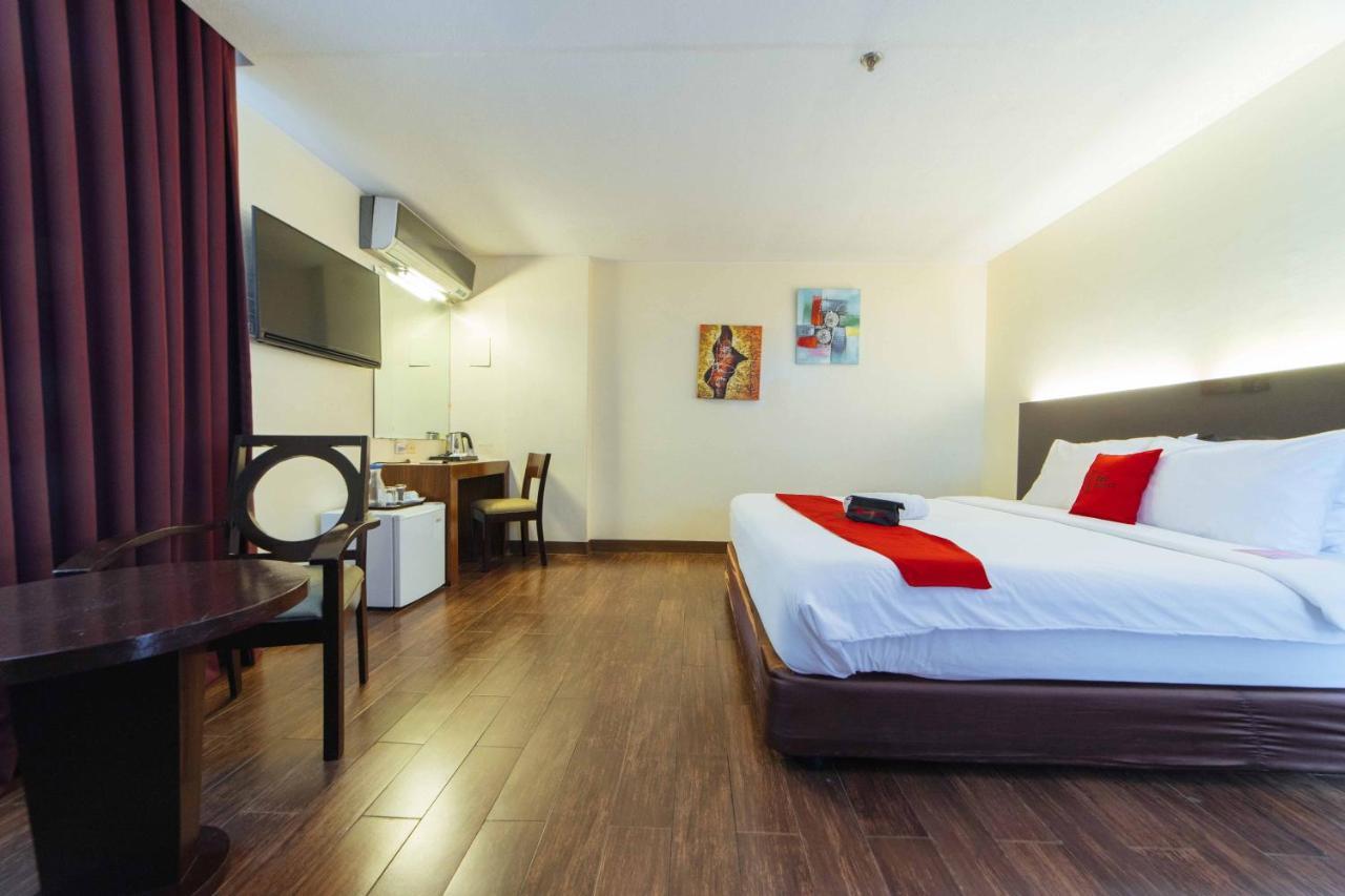 Hotel Reddoorz Premium @ The Ritz Garden Oases Davao City Esterno foto