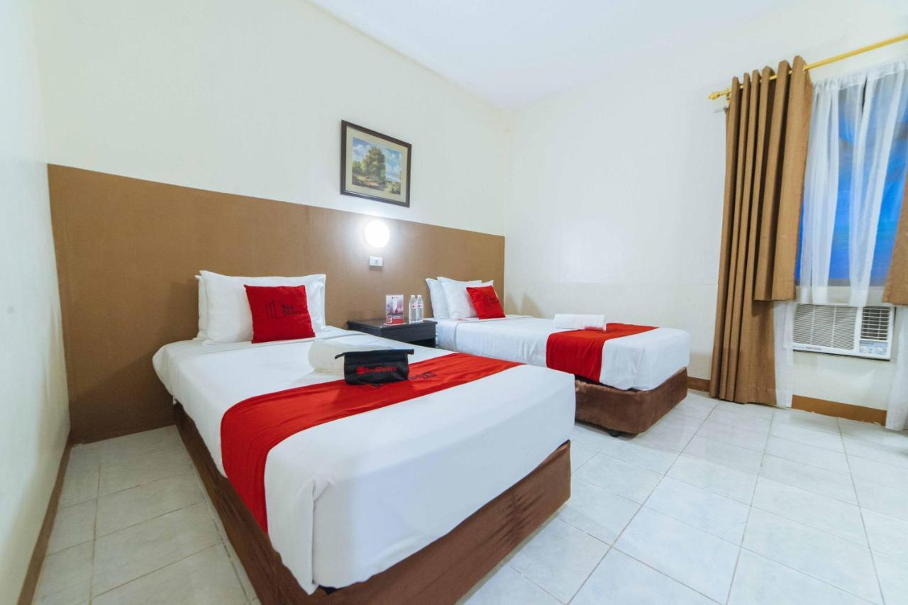 Hotel Reddoorz Premium @ The Ritz Garden Oases Davao City Esterno foto