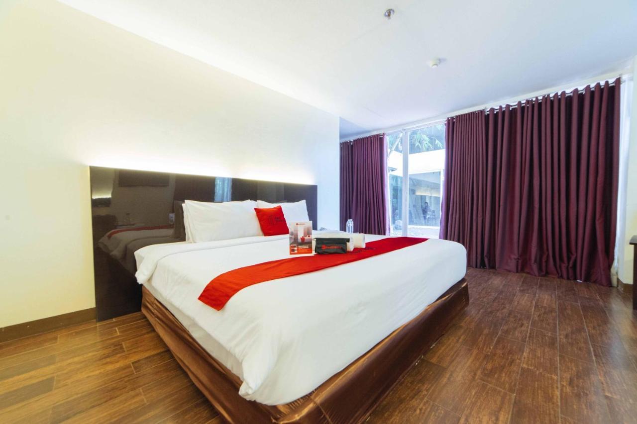 Hotel Reddoorz Premium @ The Ritz Garden Oases Davao City Esterno foto
