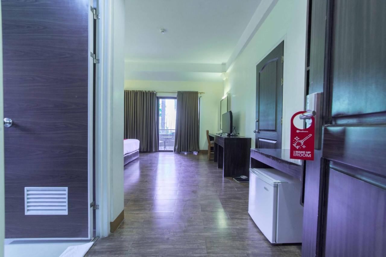 Hotel Reddoorz Premium @ The Ritz Garden Oases Davao City Esterno foto