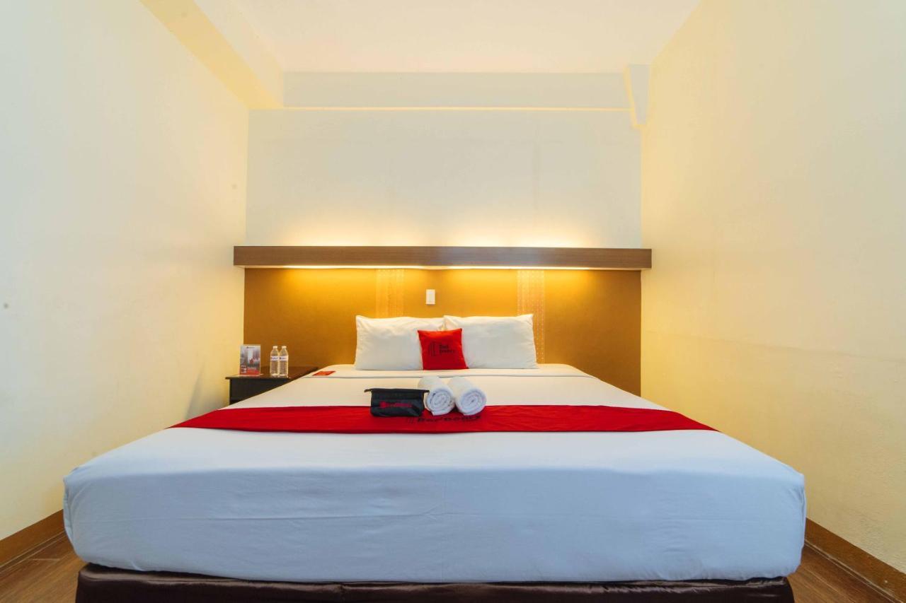 Hotel Reddoorz Premium @ The Ritz Garden Oases Davao City Esterno foto