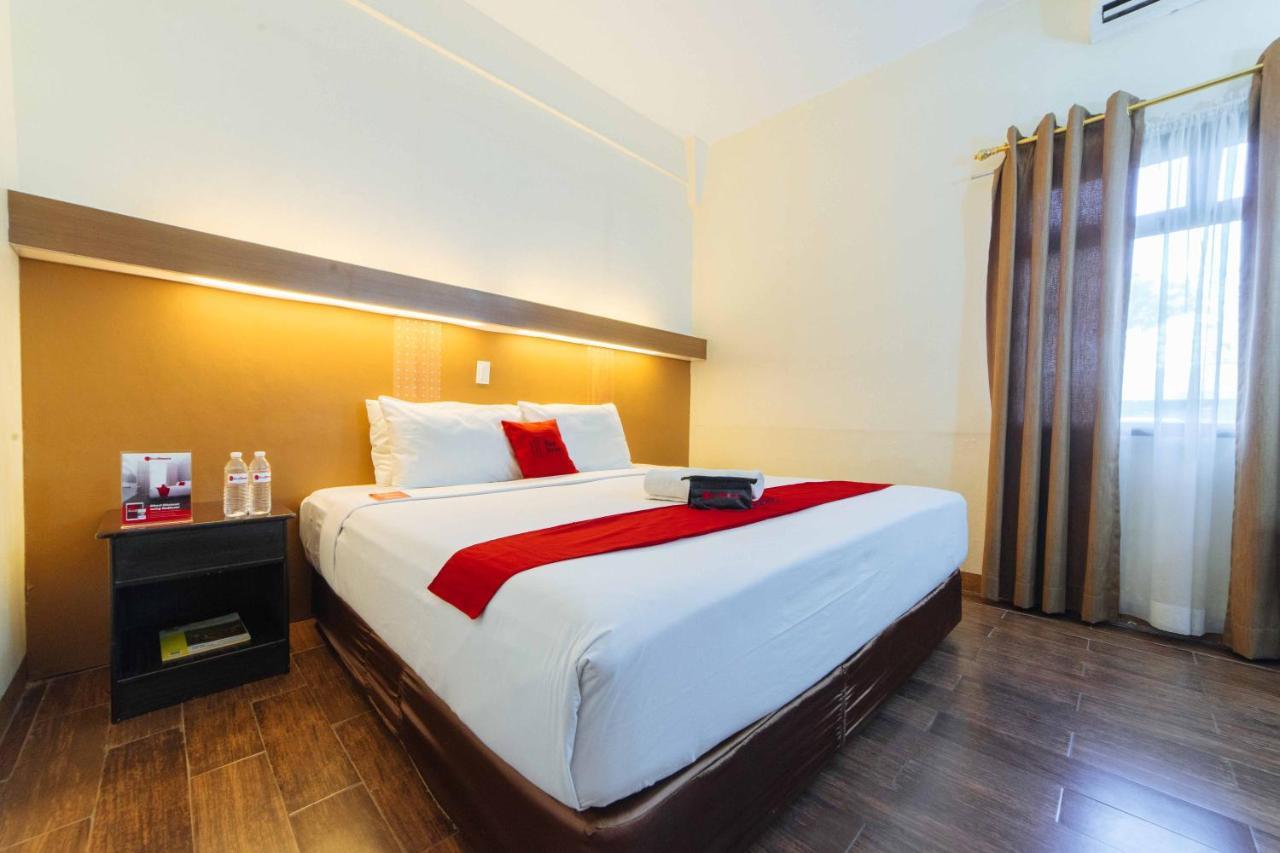 Hotel Reddoorz Premium @ The Ritz Garden Oases Davao City Esterno foto