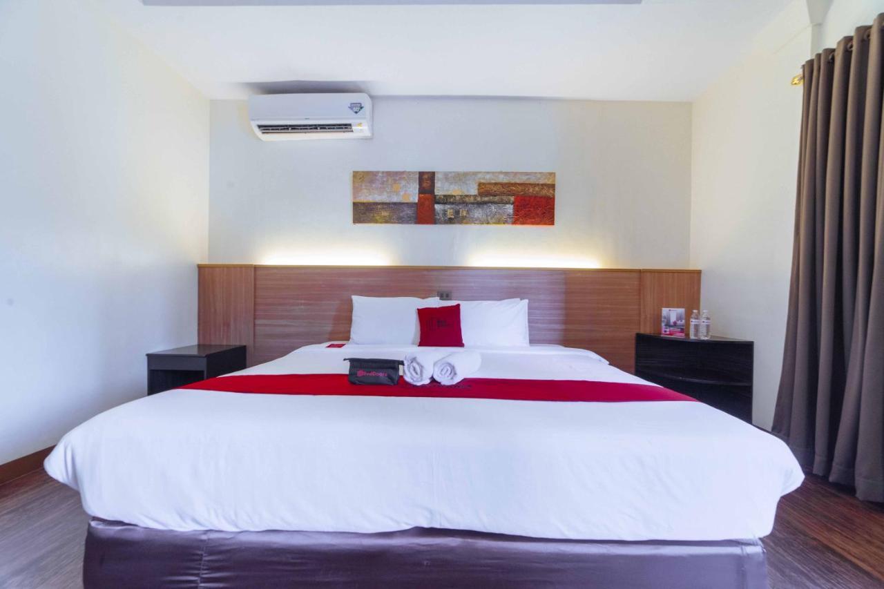 Hotel Reddoorz Premium @ The Ritz Garden Oases Davao City Esterno foto