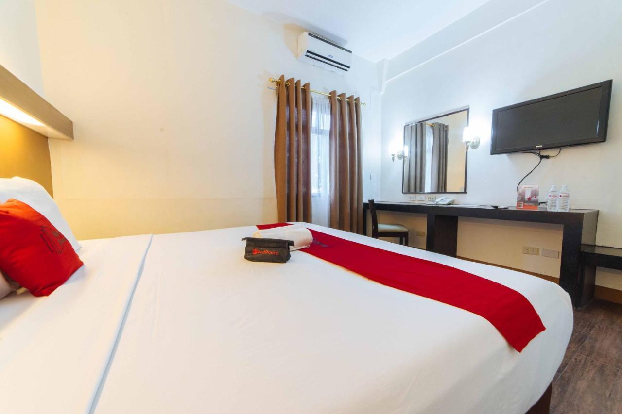 Hotel Reddoorz Premium @ The Ritz Garden Oases Davao City Esterno foto