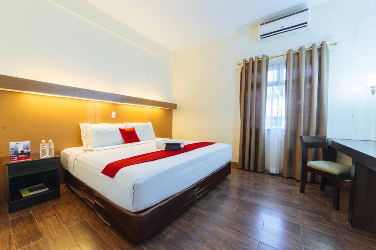 Hotel Reddoorz Premium @ The Ritz Garden Oases Davao City Esterno foto