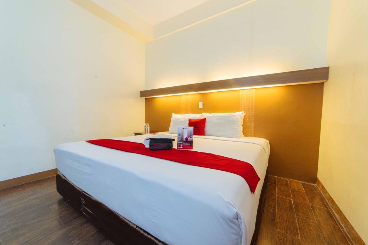 Hotel Reddoorz Premium @ The Ritz Garden Oases Davao City Esterno foto